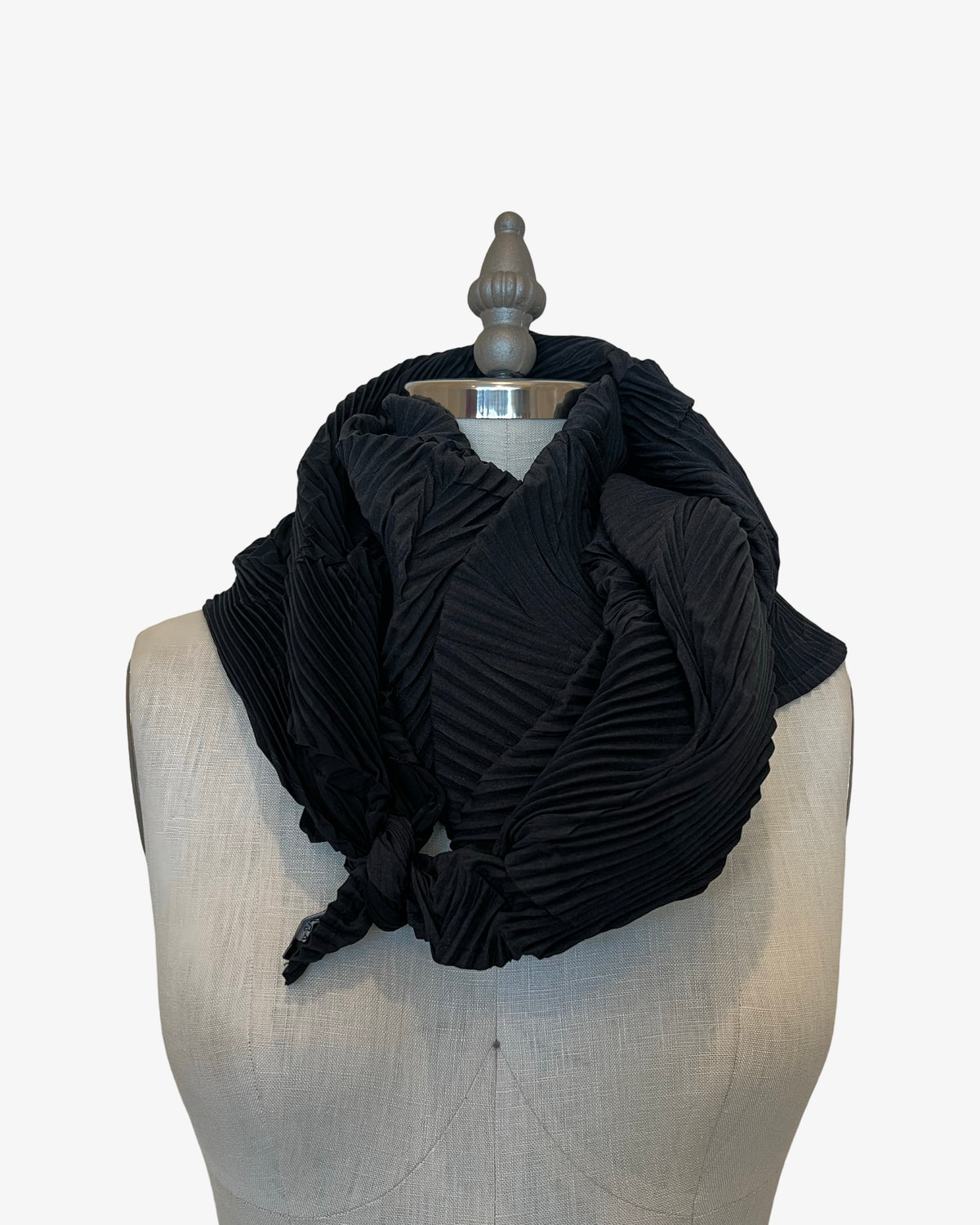 Chaos Pleated Scarf | Black