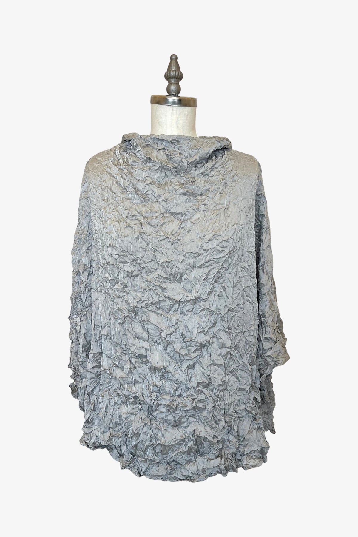 Moth Pebble Poncho | Dove Grey