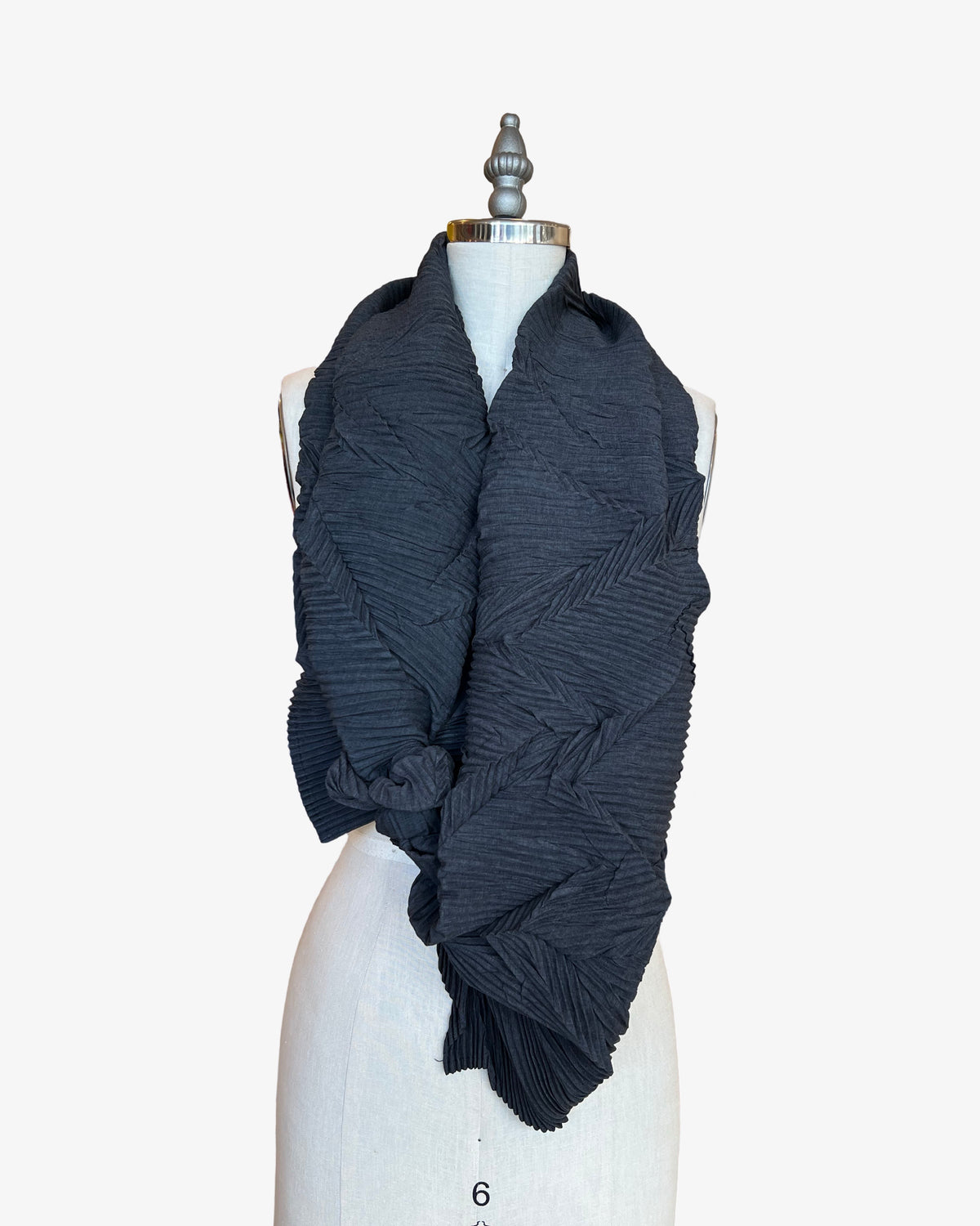 Chaos Pleated Scarf | Charcoal
