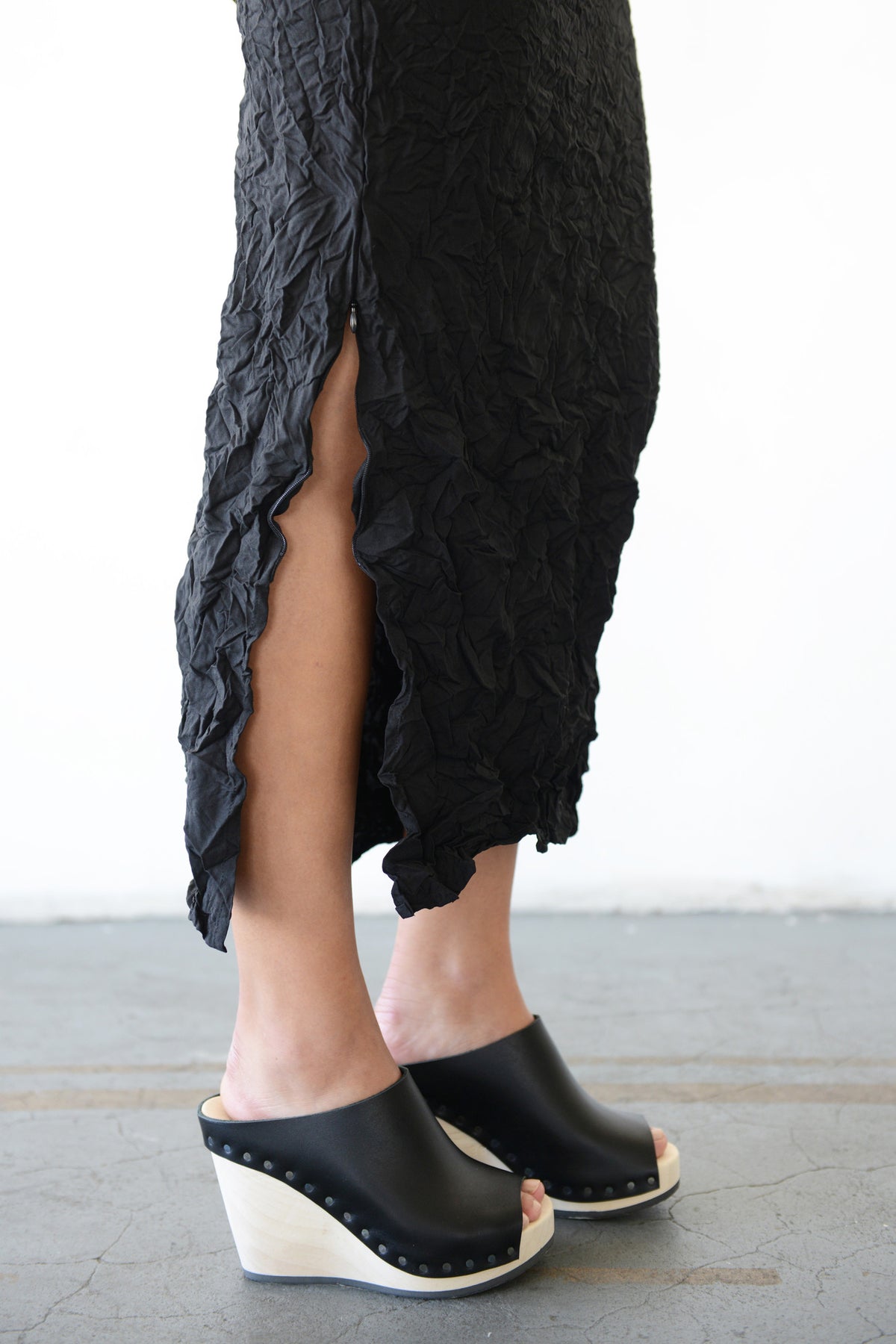 Moth Convertible Column Skirt | Black