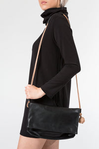 k(not) Messenger in Black/Veg Tan