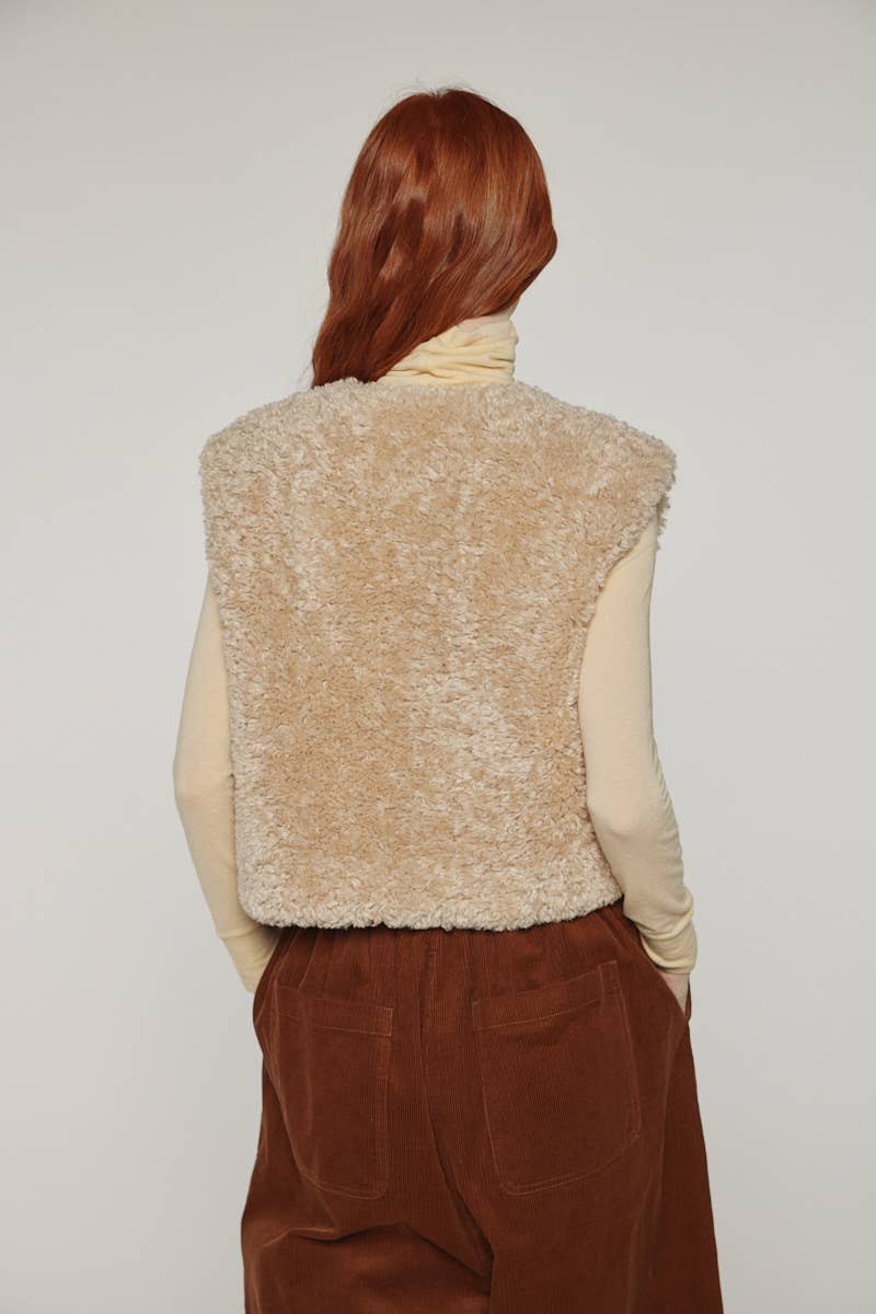 Reversible Faux Fur Short Vest | Oatmeal/Beige