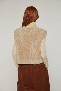 Reversible Faux Fur Short Vest | Oatmeal/Beige