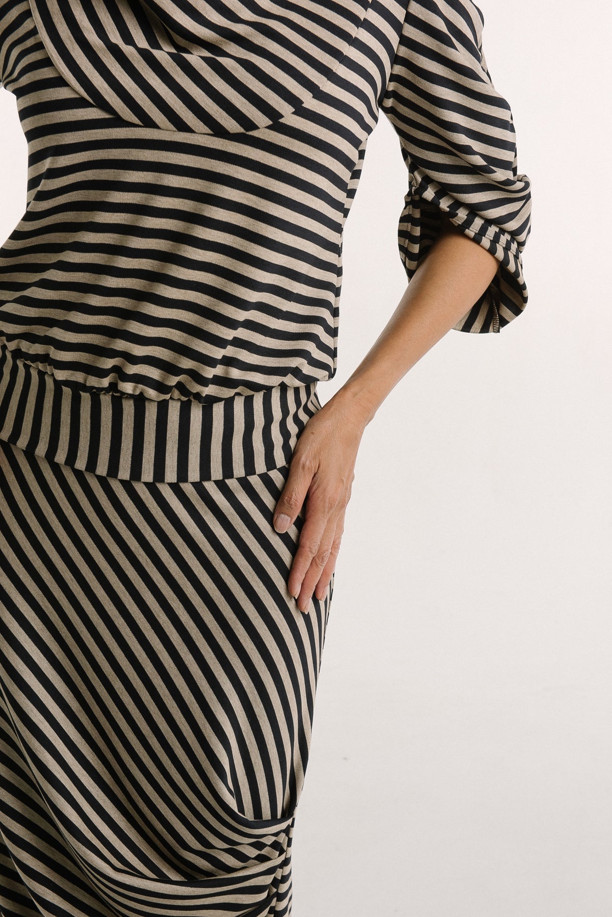 C-Sleeve Banded Top | Mocha Stripe