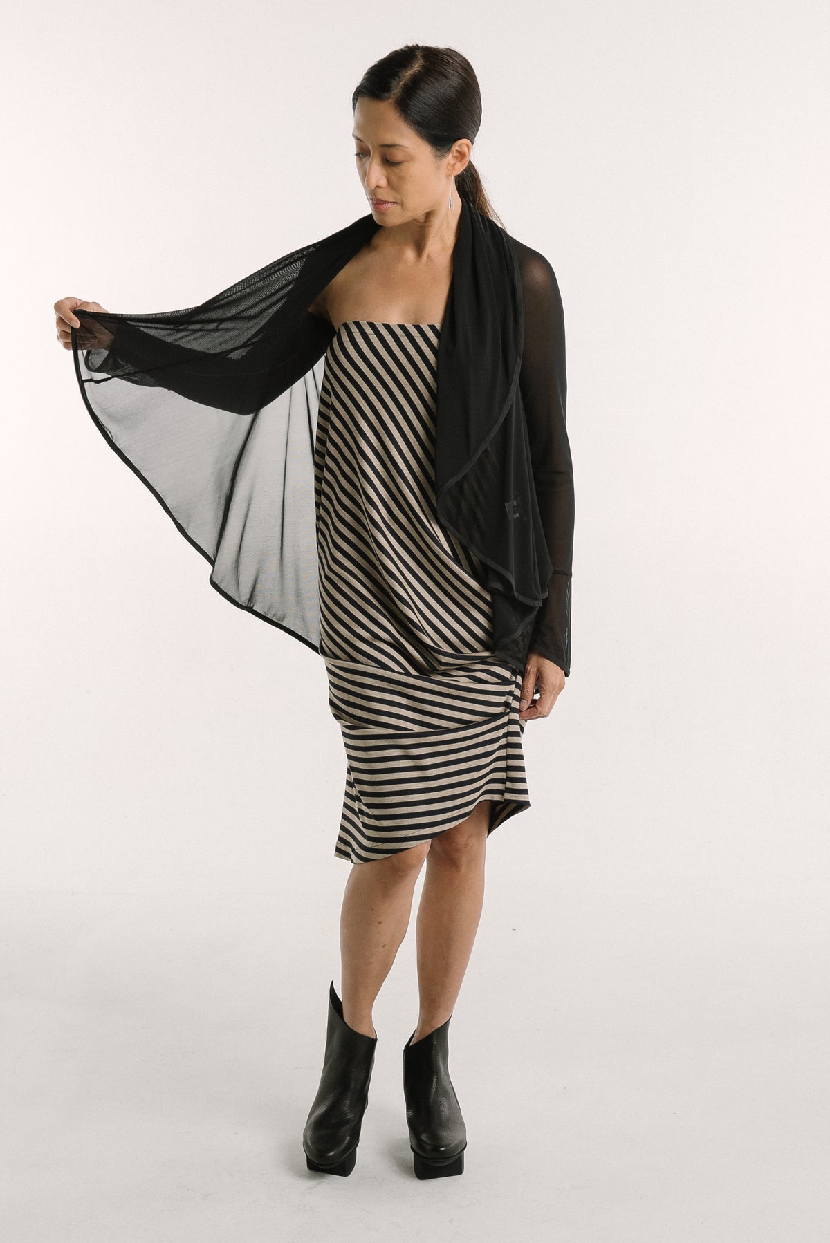 Circle Cardigan | Black Mesh