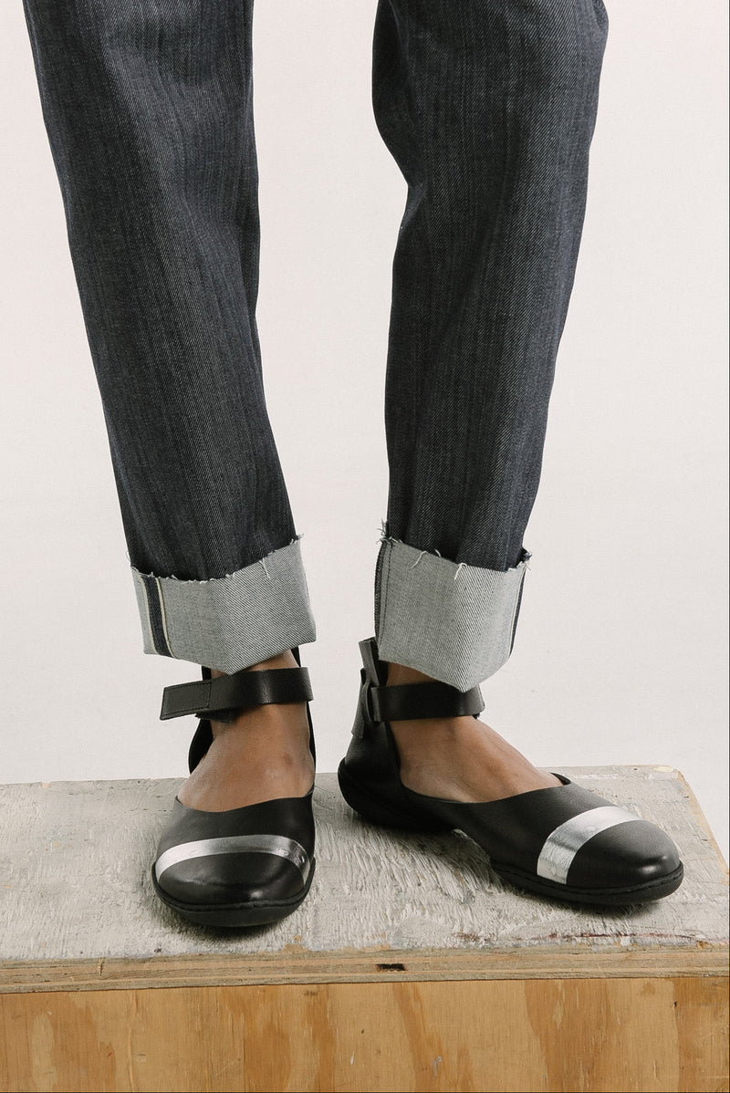 Trippen Stamp Ballet Flat | Black/Silver