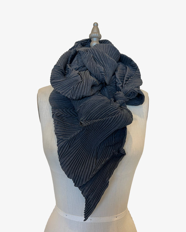 Chaos Pleated Scarf | Charcoal