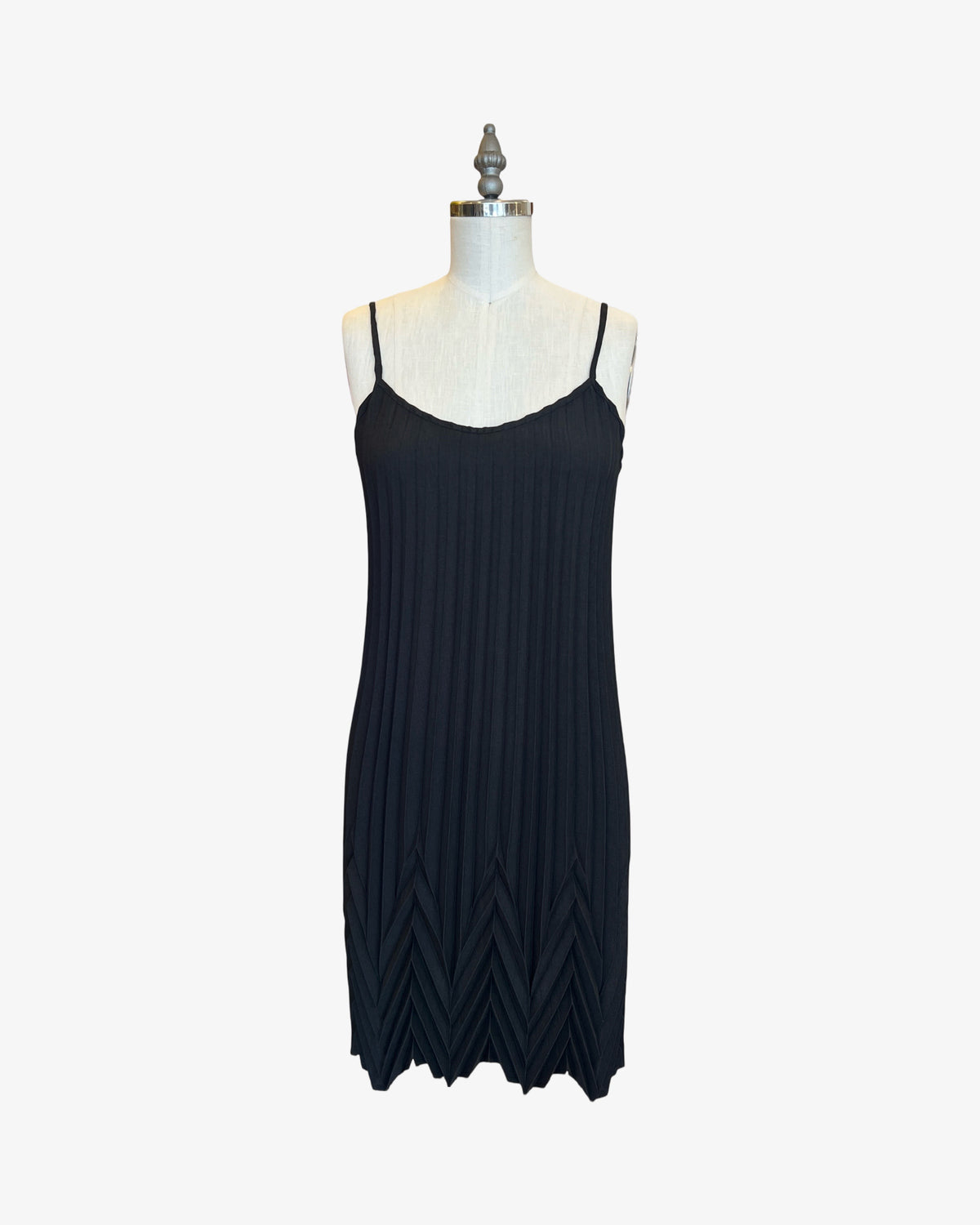 Sunburst Chevron Dress | Black