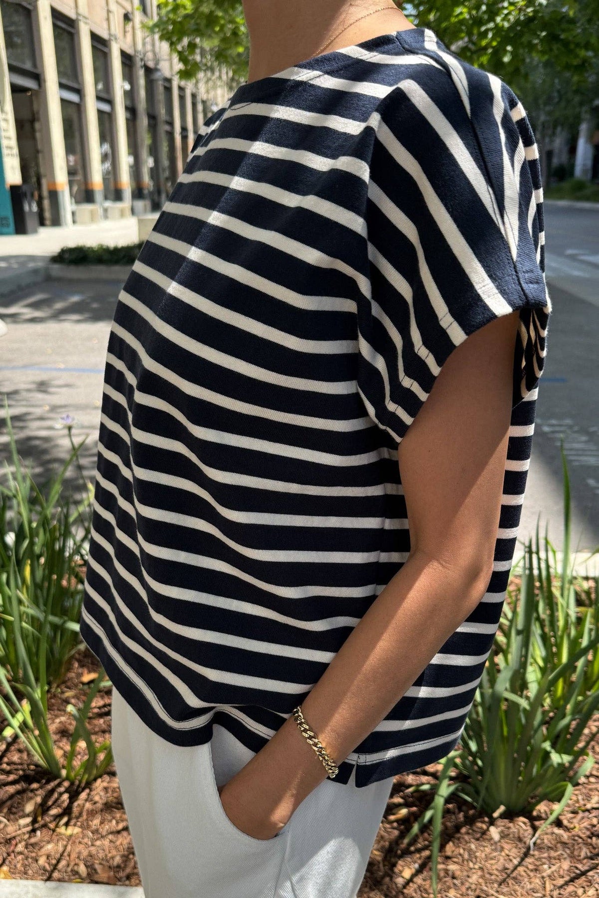 Manon Tee | White Stripe on Navy