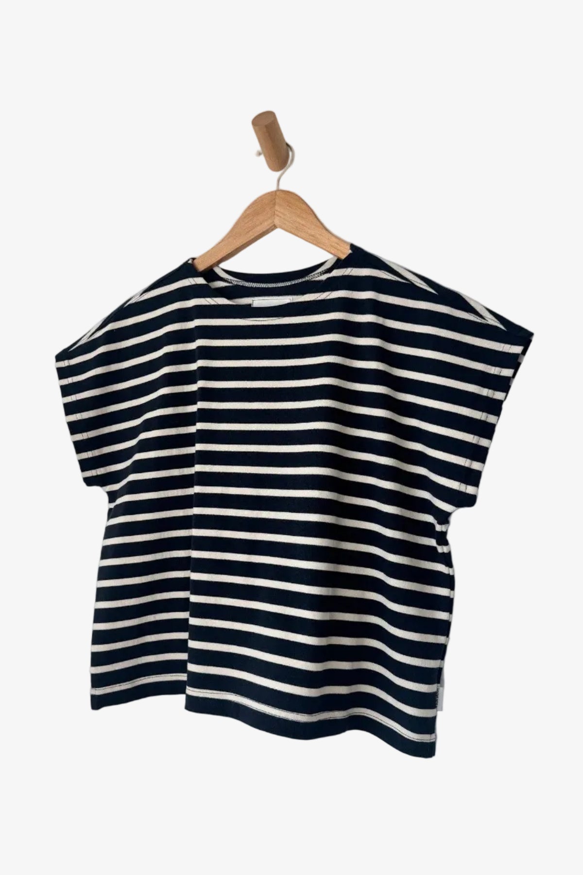 Manon Tee | White Stripe on Navy