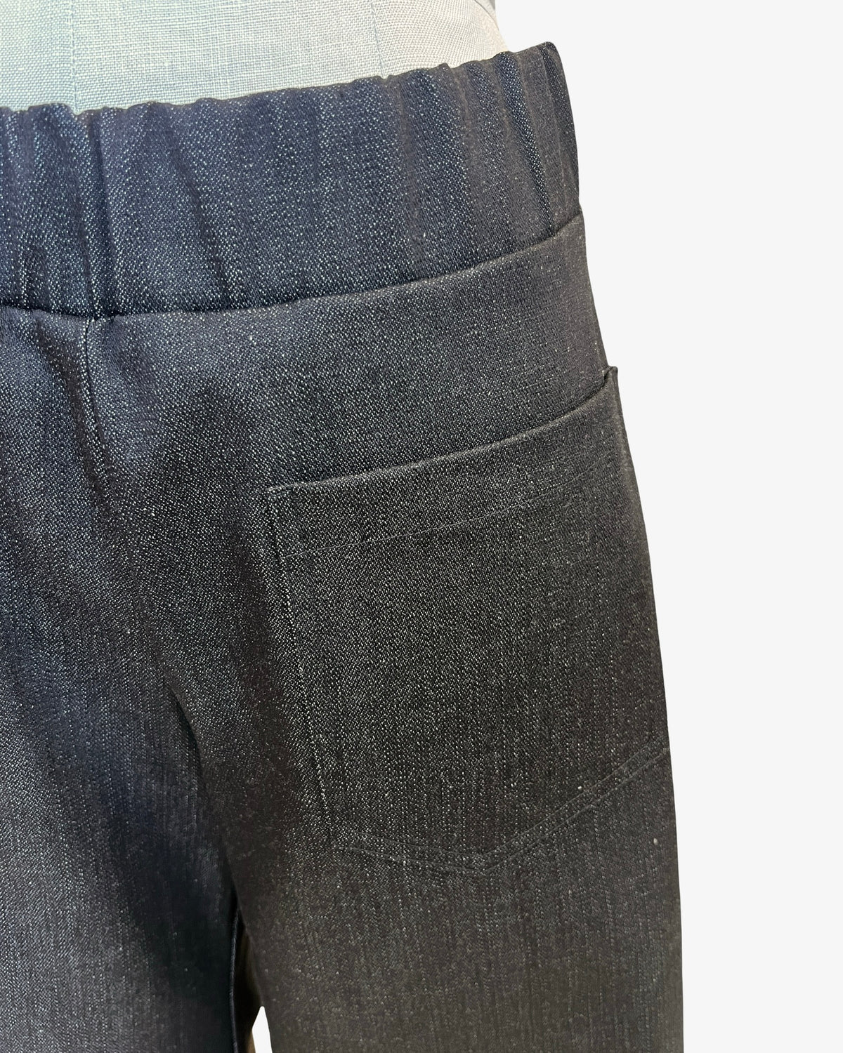 Step Stitch Crop Pants V2 | Black Denim