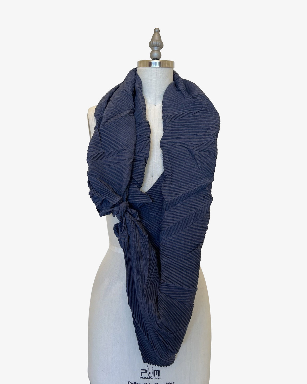 Chaos Pleated Scarf | Navy