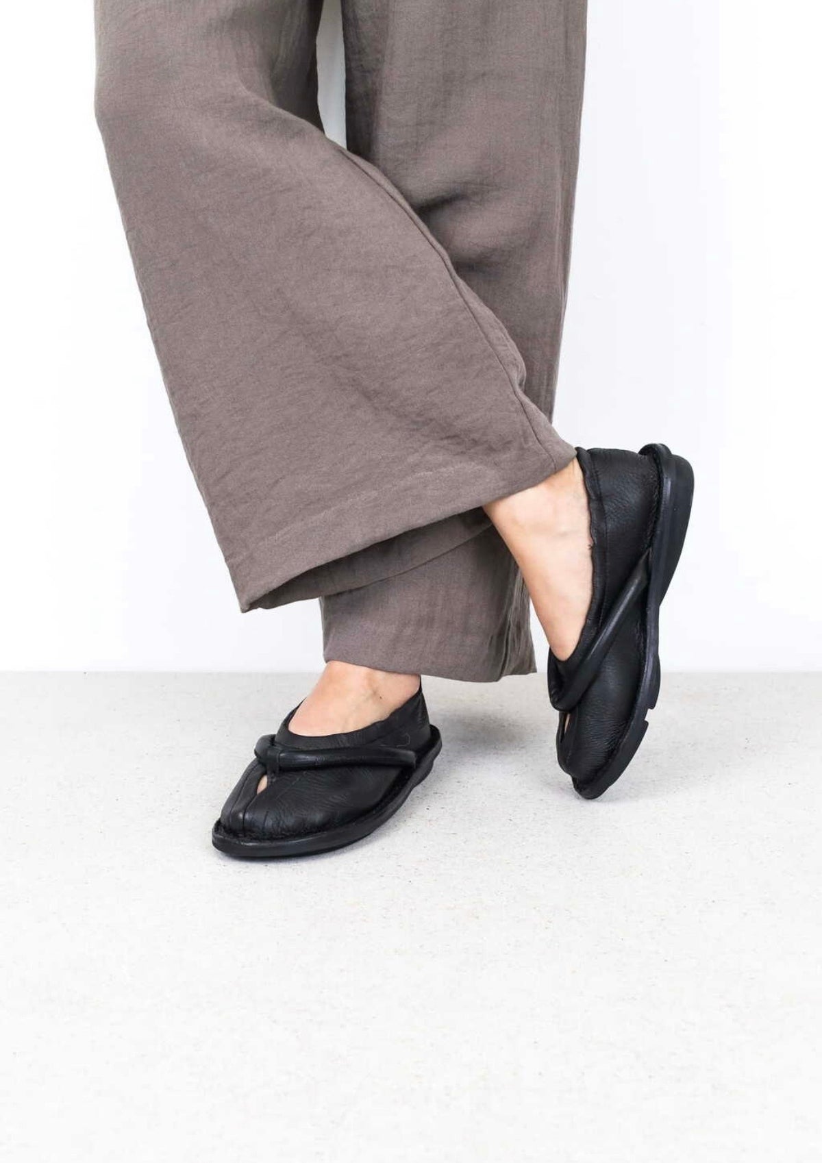 Trippen Tanga Ballet Flat | Black