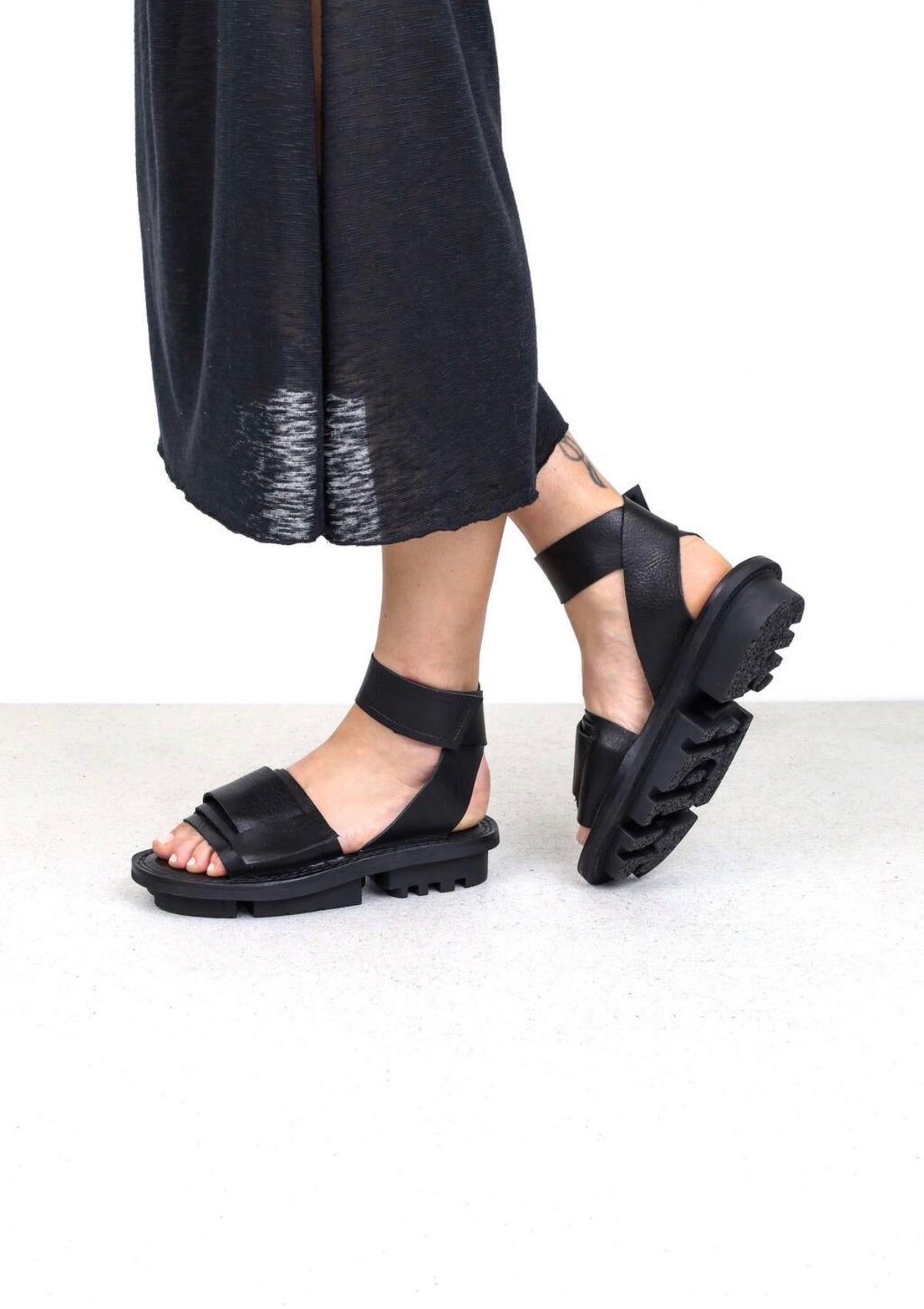 Trippen Piling Sandal | Black