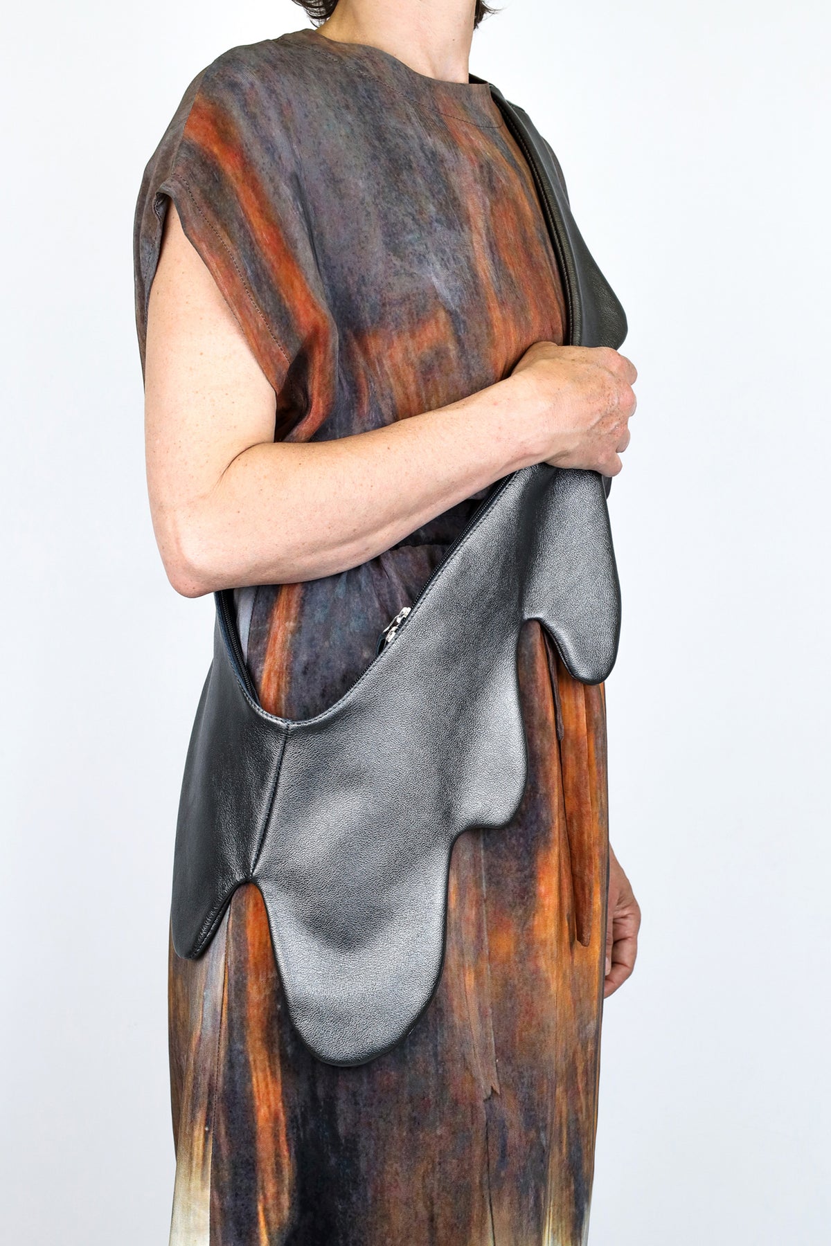 Trippen Liquid Crossbody Bag | Steel