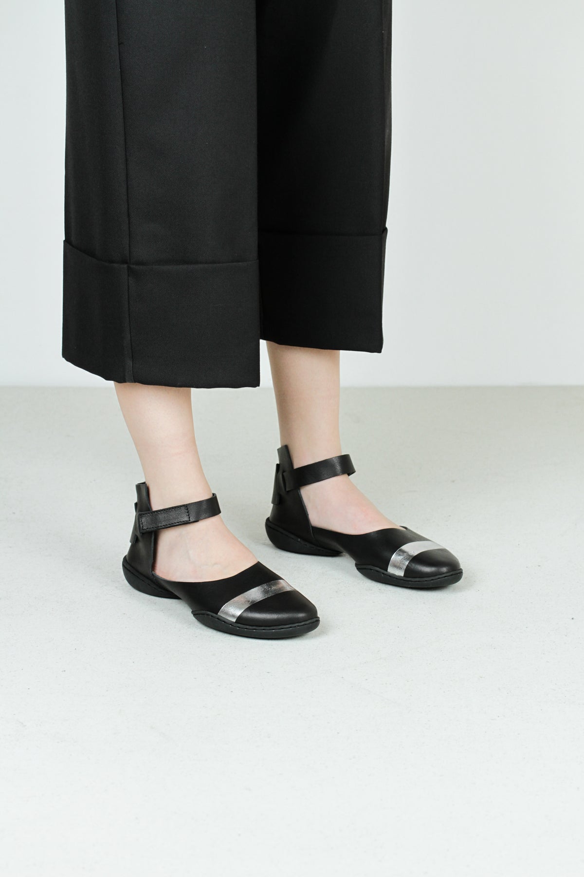 Trippen Stamp Ballet Flat | Black/Silver