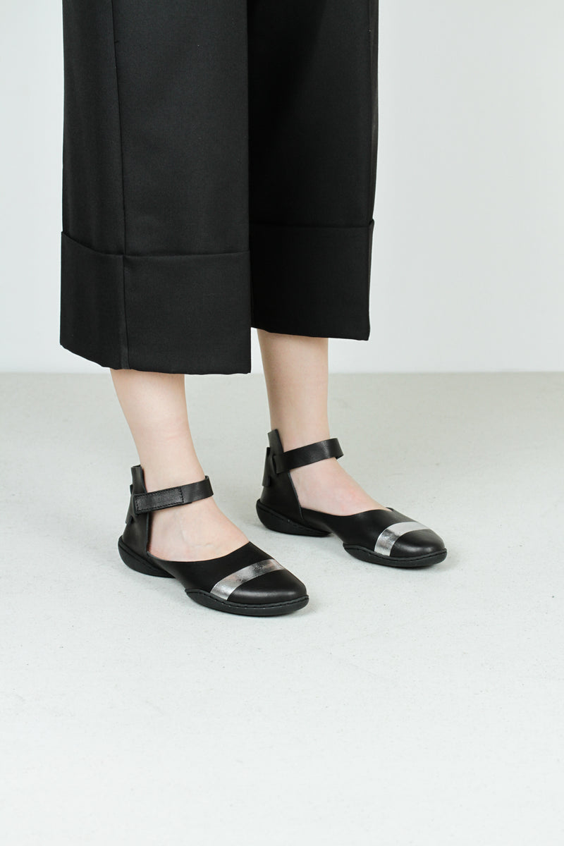 Trippen Stamp Ballet Flat | Black/Silver