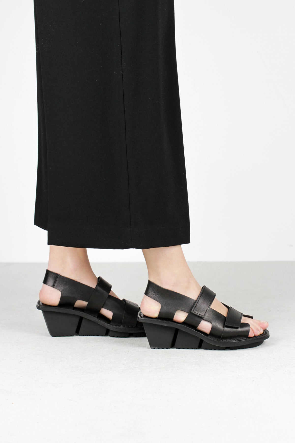 Trippen Damage Sandal | Black