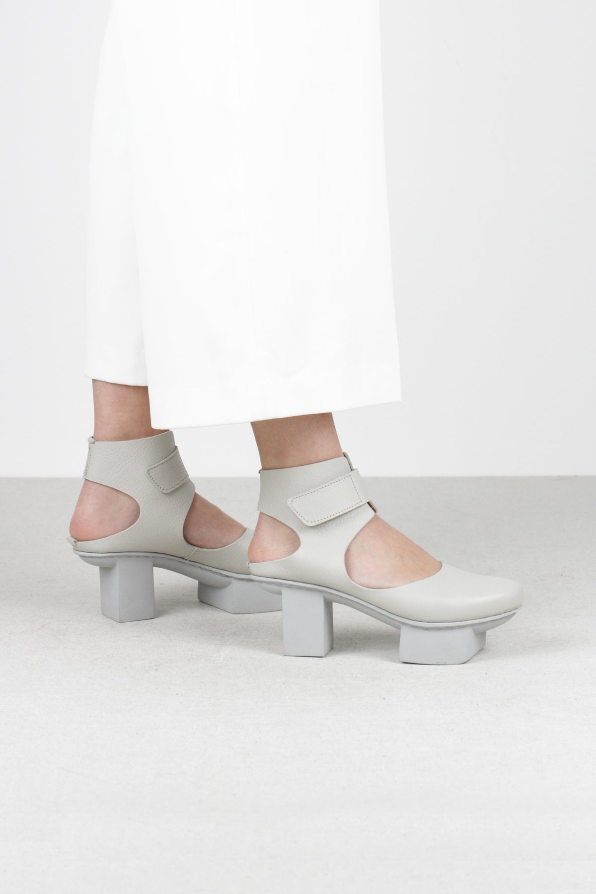 Trippen Evoke Sandal | Perla