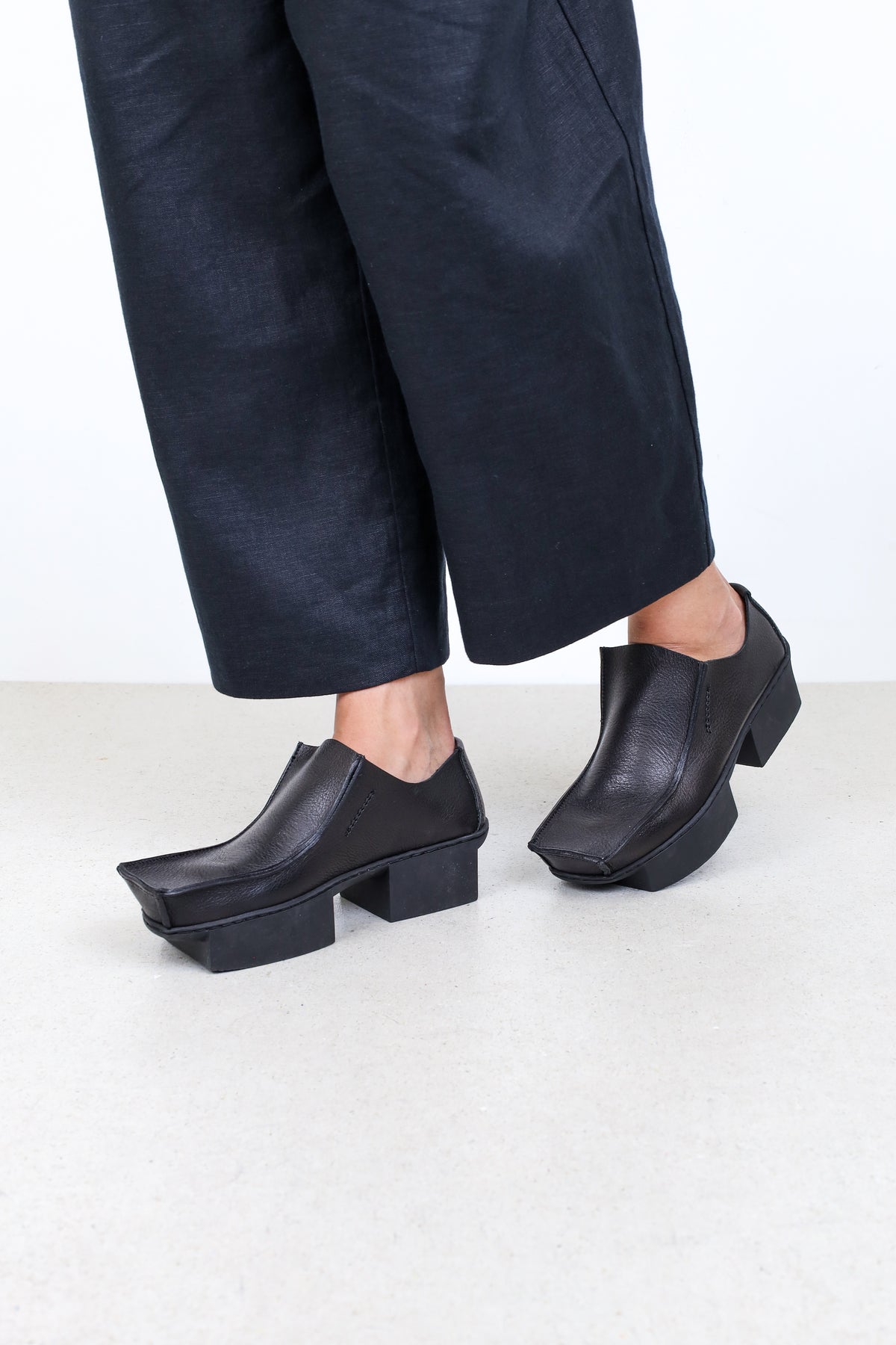 Trippen Barge Loafer | Black