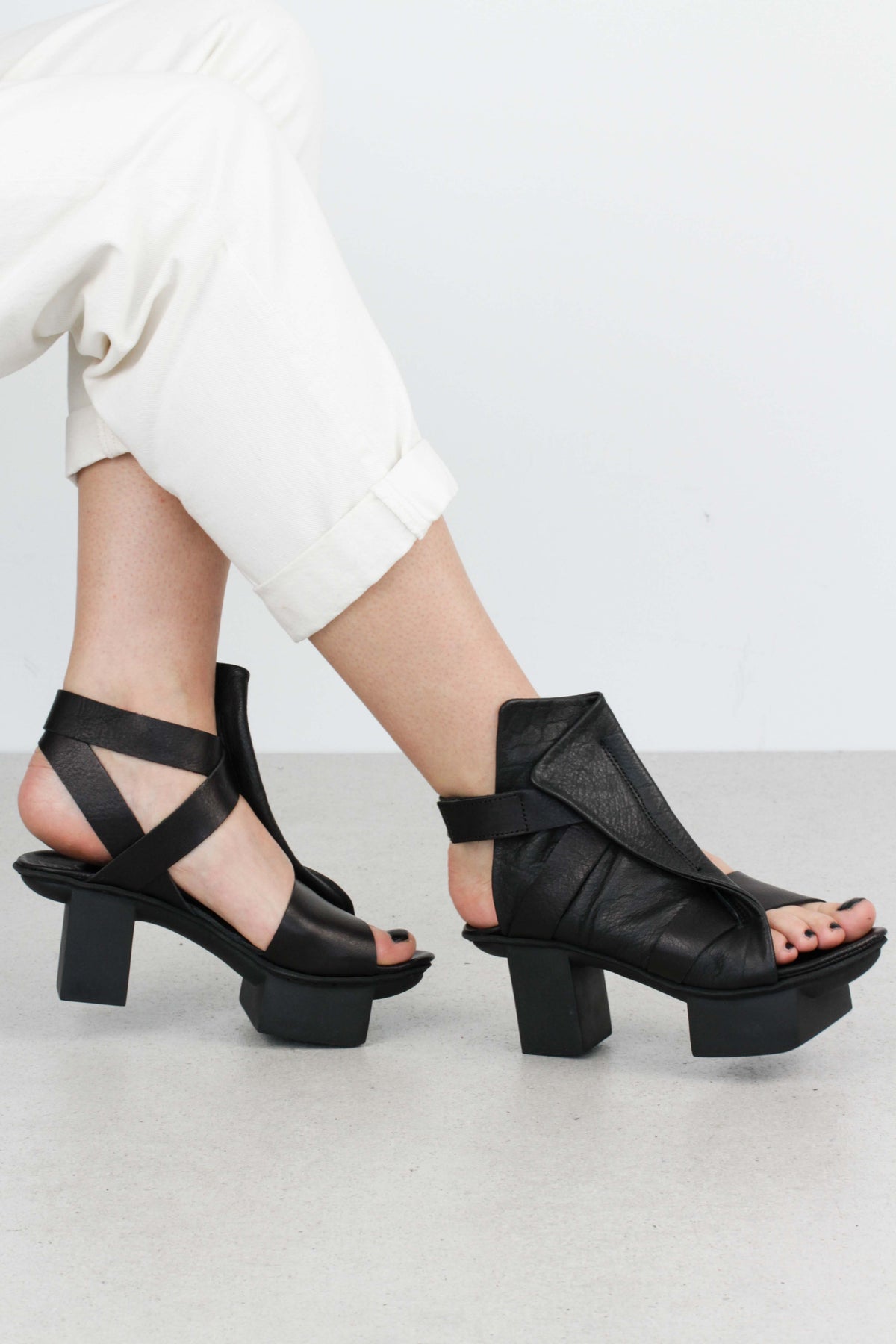 Trippen Turbo Sandal | Black