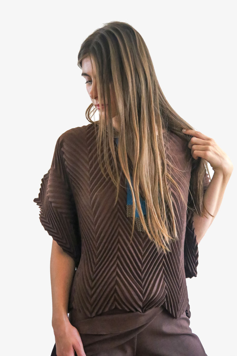 Chevron Pleated Lisbon Top | Chocolate